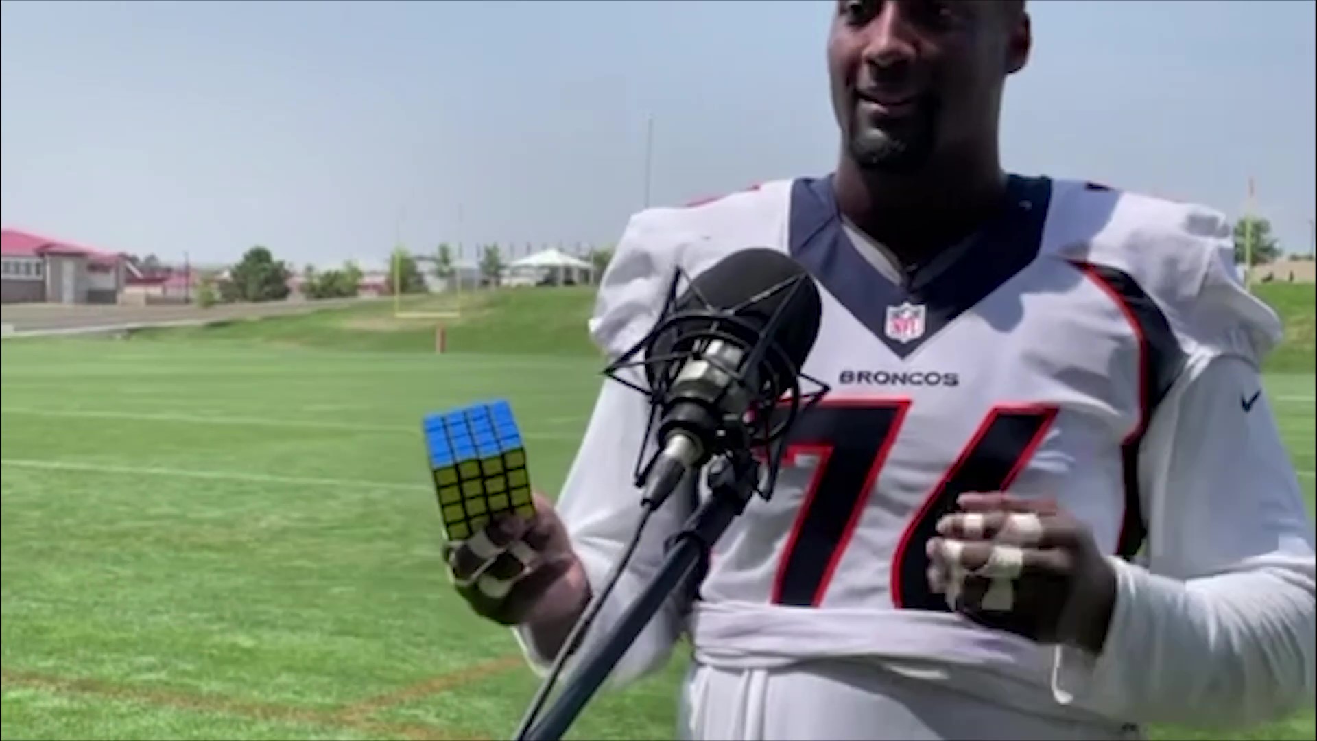 210802_Broncos_Rubics Cube_Moment.jpg